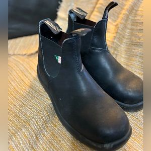 Blundstones steel toe black size 8.5